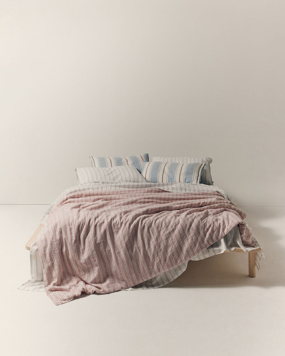 Spring Refresh: Simple Ideas to Style a Bed