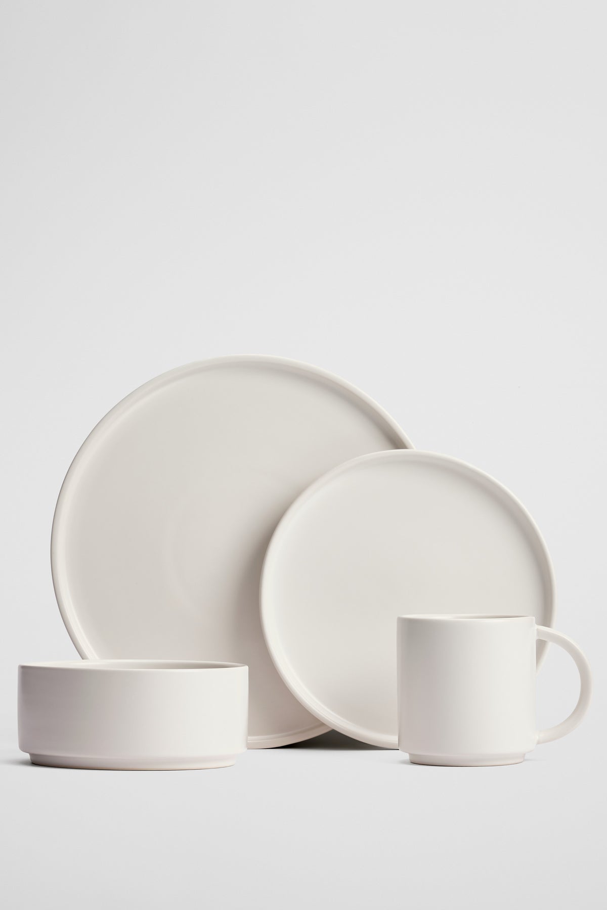 Stakk 16-Piece Dining Set
