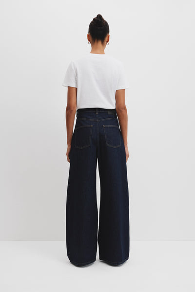 Curved Wide Leg Jean