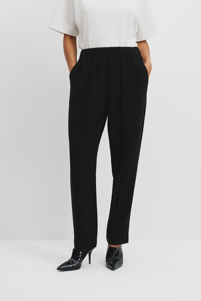 Pleated Tapered Pant