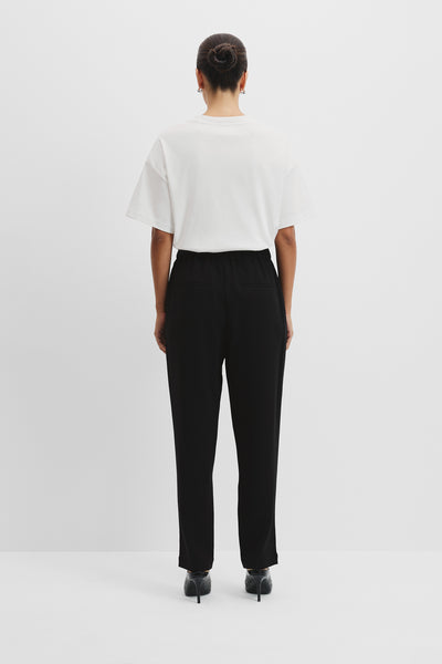 Pleated Tapered Pant