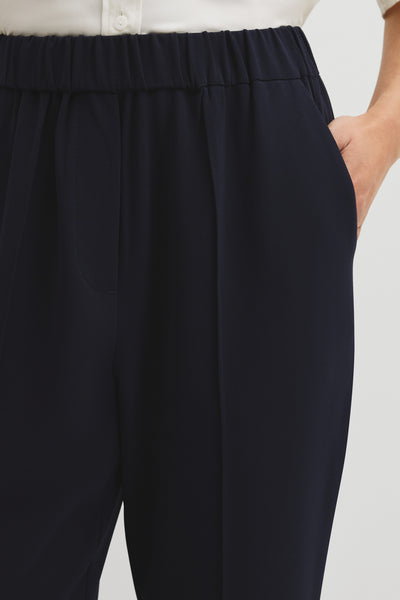 Pleated Tapered Pant