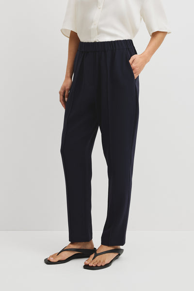 Pleated Tapered Pant