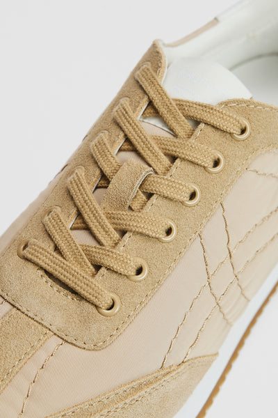 Jaya Sneaker