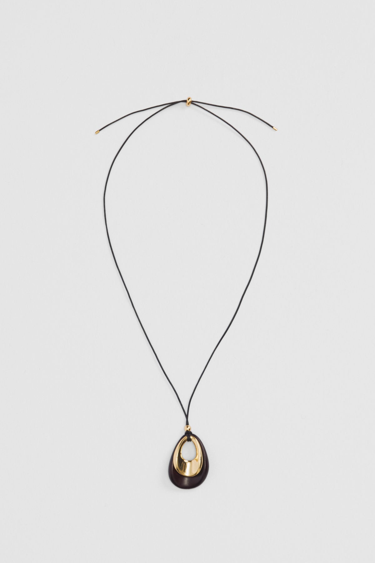 Pia Pendant Necklace