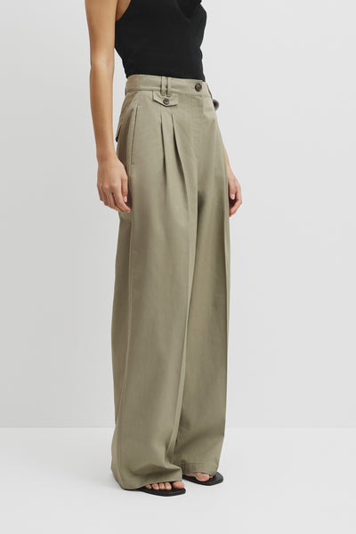 Tuck Front Pant