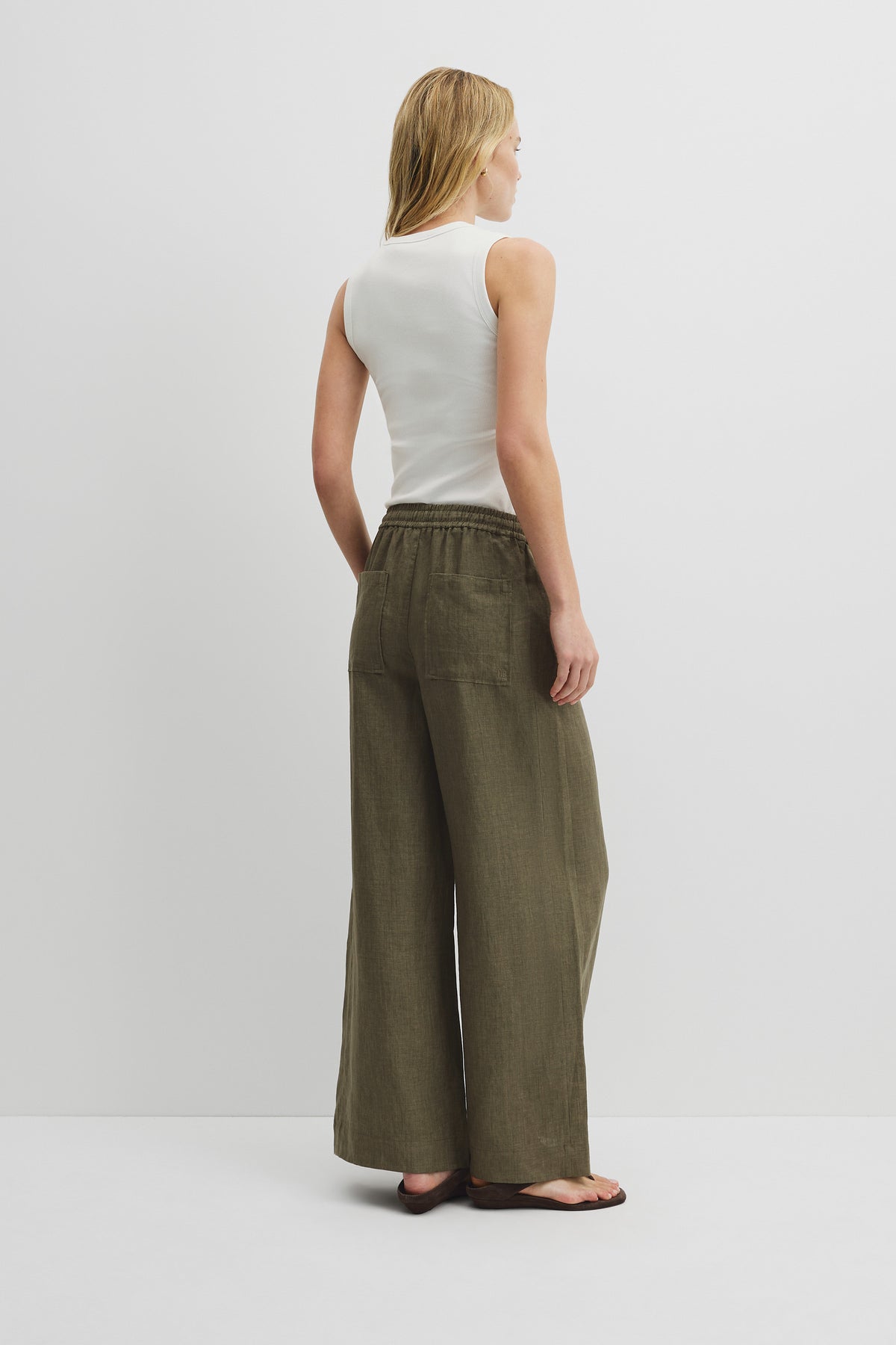 Pull-On Linen Pant