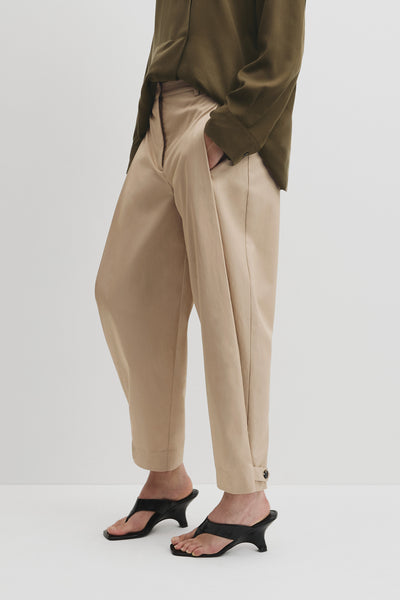 Tapered Barrel Pant