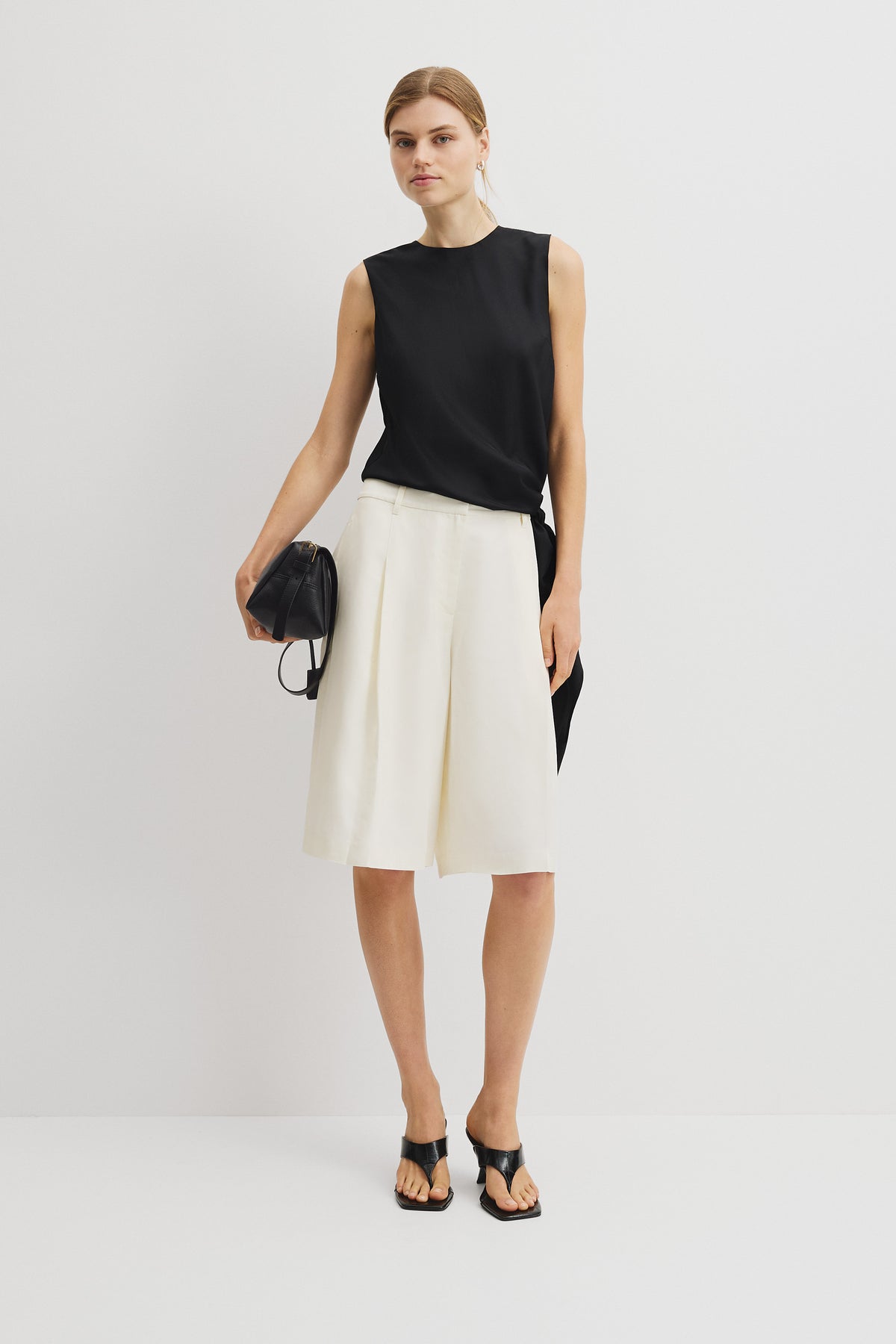 Crepe Bermuda Short