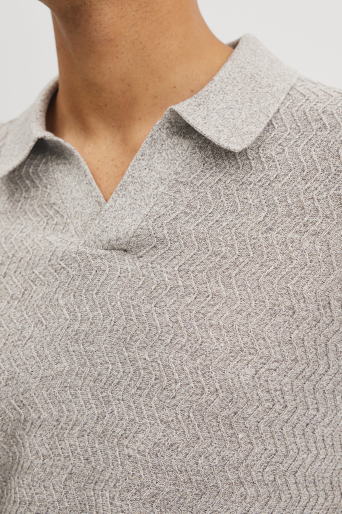 Wave Trophy Neck Polo