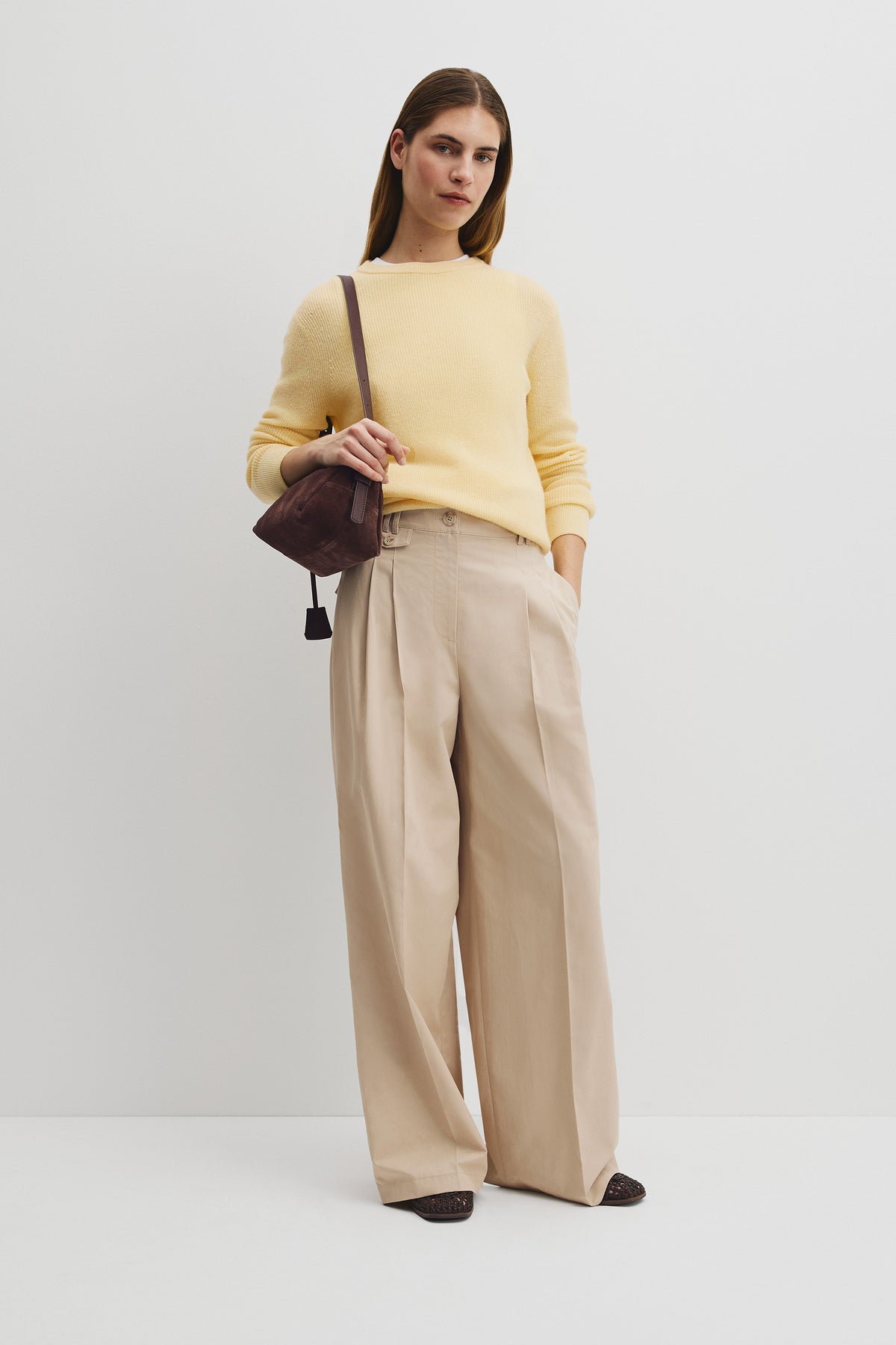 Lightweight Crew Neck Knit