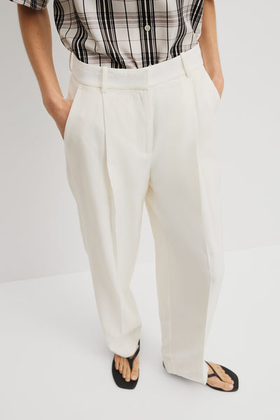 Pleat Front Pant