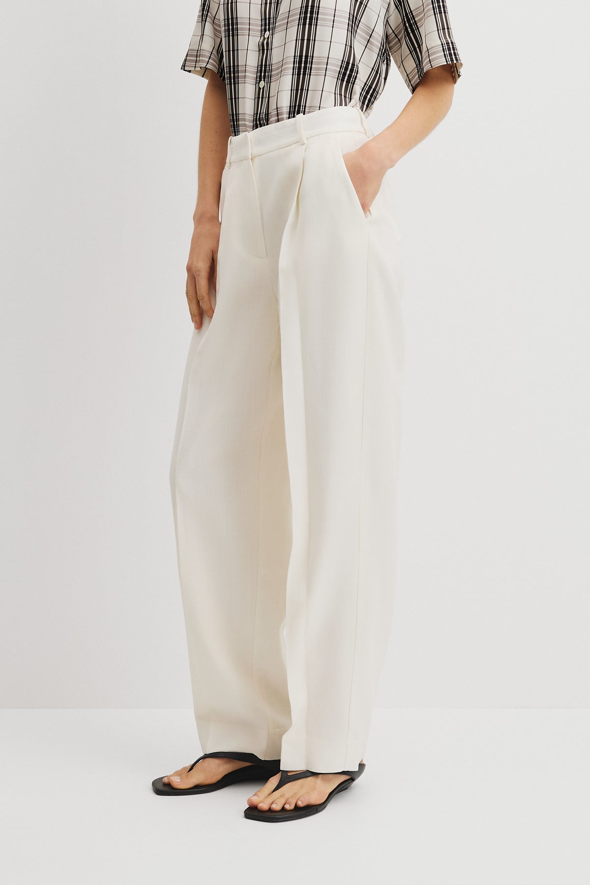 Pleat Front Pant